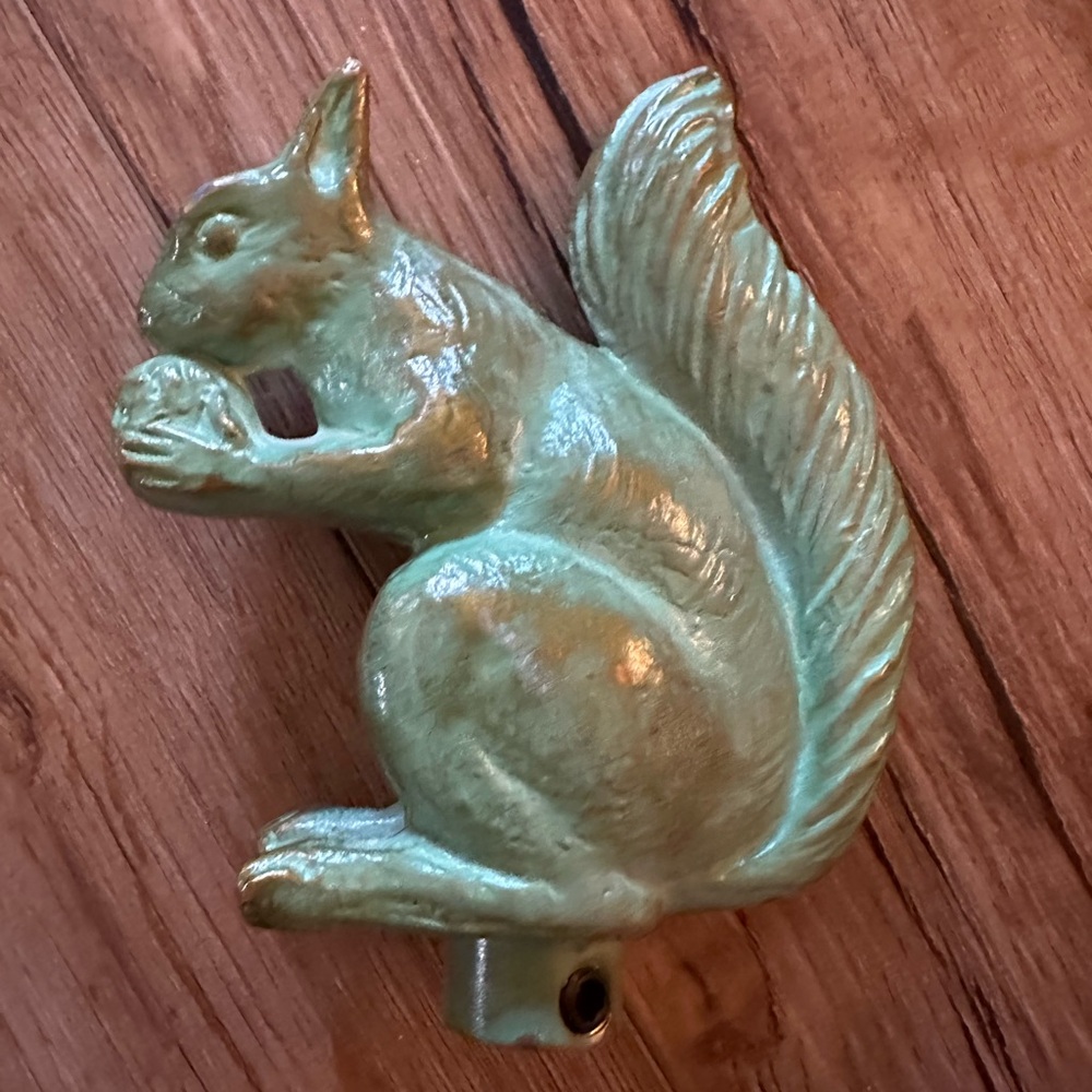 Brass Squirrel Topper - Picture 3 of 5